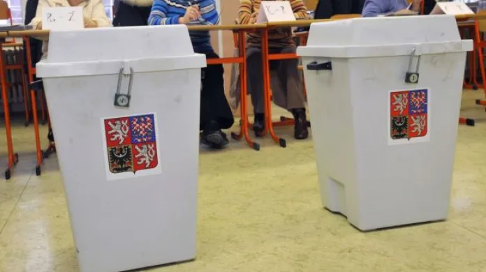 Zeman naznačil termín komunálních voleb
