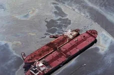 „Uniká nám trocha ropy,“ oznámil kapitán druhou největší katastrofu v dějinách USA