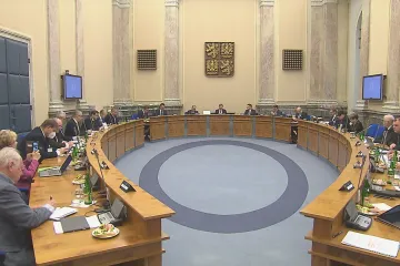 Deficit veřejných financí loni stoupl na 5,9 procenta HDP, zvedl se i vládní dluh