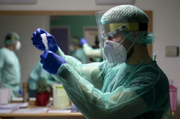 Lidé po prodělaném covidu mají vyšší riziko úzkosti, deprese i neurologických poruch