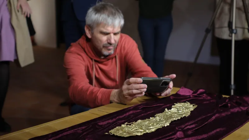 Diadém z doby bronzové v bruntálském muzeu