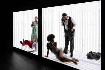 Začíná Ples v hotelu Savoy. Netradiční jazzová opereta se vrátila na scénu Státní opery