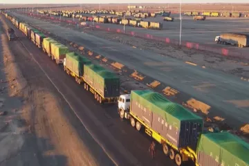 Na čínsko-mongolské hranici stojí dodávky uhlí. Čína čelí energetické krizi