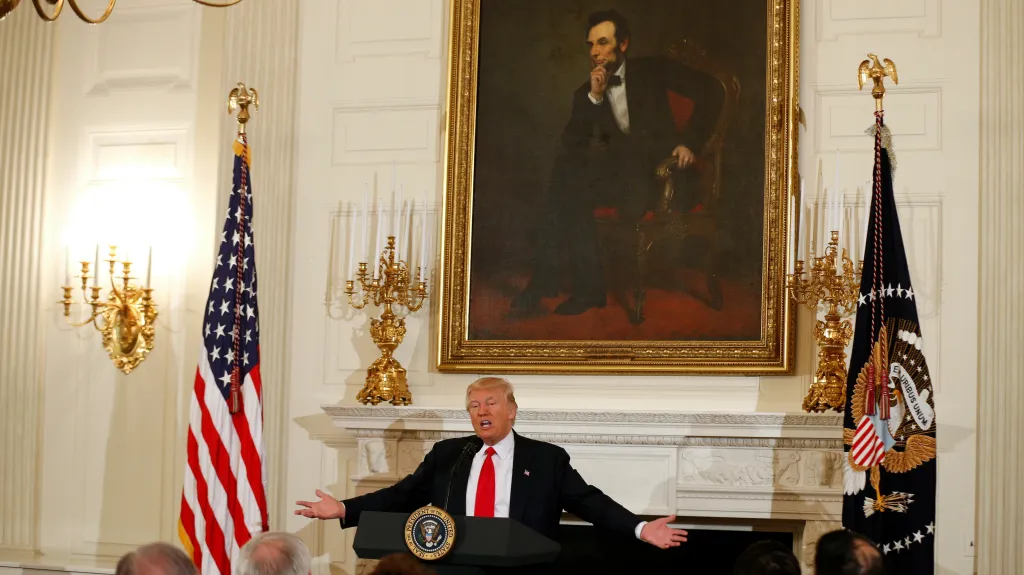 Donald Trump při projevu k asociaci guvernérů