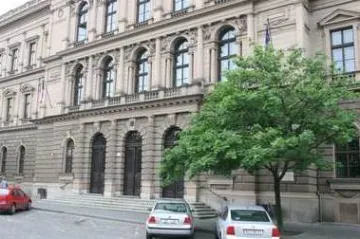 15. narozeniny Ústavního soudu se nesly v kritickém duchu