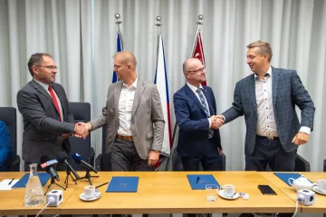 V Pardubicích podepsali koaliční smlouvu, hejtmanem bude opět Netolický