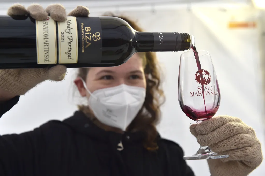 Ten letos již posedmnácté ve spolupráci s Národním vinařským centrem organizuje propagaci těchto vín pod jednotným logem svatého Martina na koni