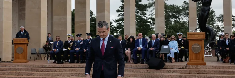 Hegseth v Normandii kritizoval evropskou obranu