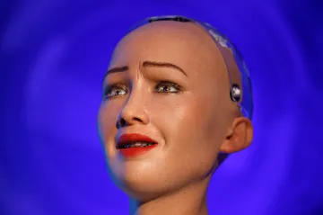 S péčí o seniory pomohou v budoucnu roboti