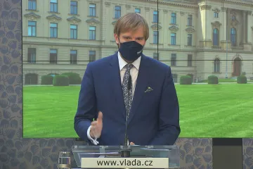 Na třetí kolo vakcíny bude mít po osmi měsících nárok každý očkovaný, řekl Vojtěch