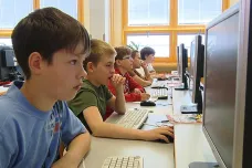 Digitalizace ve školách pokulhává, varuje NKÚ. Ministerstvo zprávu odmítá jako neaktuální a zavádějící