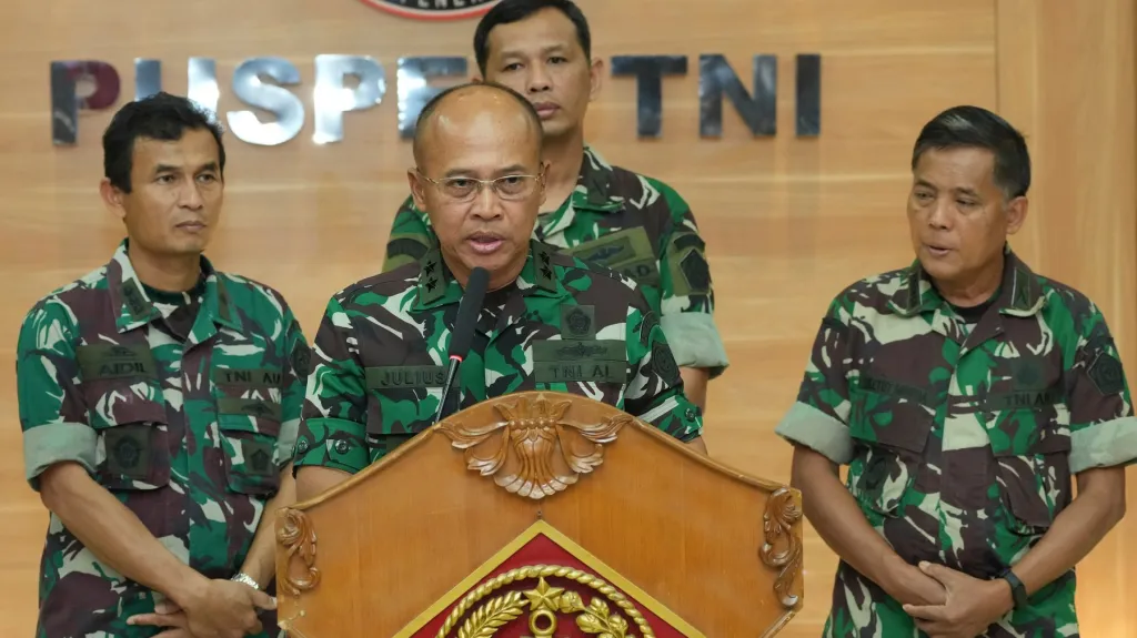 Tisková konference indonéské armády po střetu se separatisty z ostrova Papua