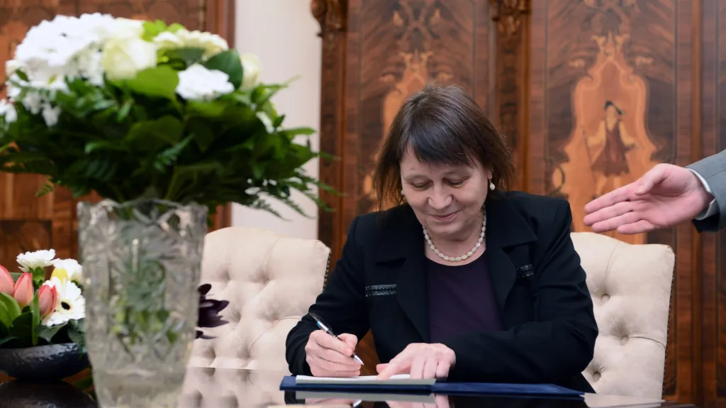 Anna Šabatová skládá slavnostní slib