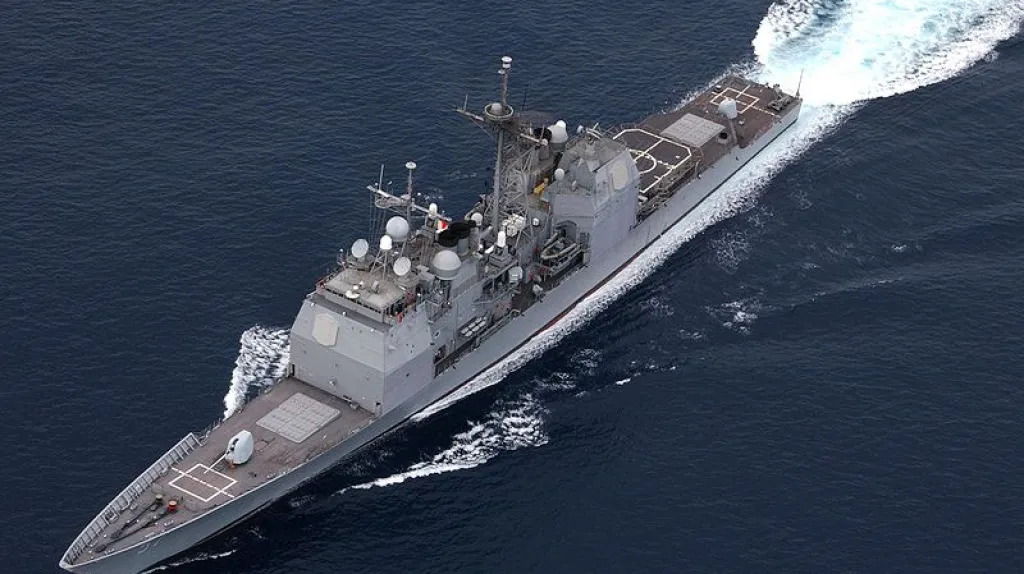 Plavidlo amerického námořnictva disponující systémem Aegis