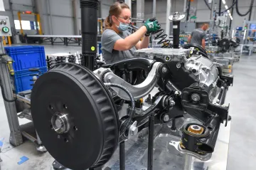 Ekonomika EU klesla ve druhém čtvrtletí o rekordních 11,7 procenta