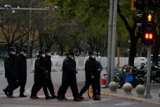 Čína poslala policii do ulic Pekingu i Šanghaje. Má zatrhnout protivládní protesty