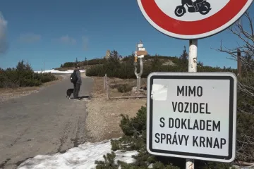 Krkonošský park chce omezit vjezd autobusů na Zlaté návrší