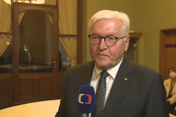 Žádné jiné hlavní město v Evropě není Berlínu blíž než Praha, řekl německý prezident po příjezdu do Česka
