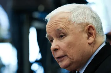 Polskou opoziční stranu dostihl skandál s obchody s pozemky z konce její vlády