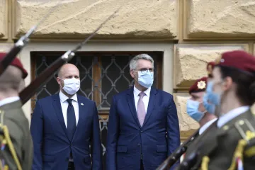 Česká a slovenská armáda by měly spolupracovat, uvedli ministři. Ve hře je nákup letadel