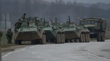 Ruské obrněné transportéry na Krymu