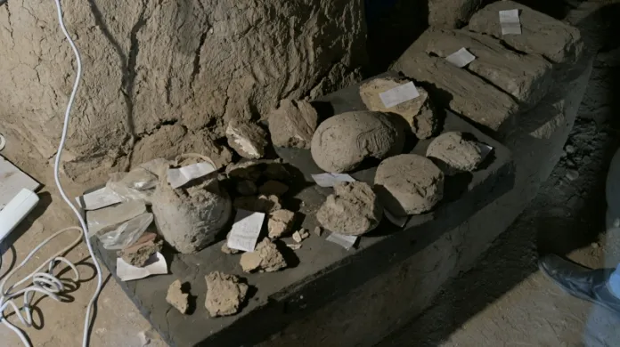 Ukázka předmětů, které archeologové objevili