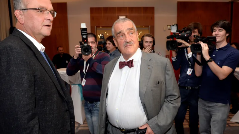 Miroslav Kalousek a Karel Schwarzenberg ve volebním štábu TOP 09