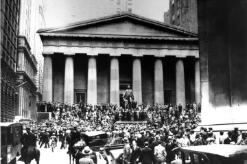 Černý čtvrtek utnul zlatá léta. Před 90 lety se z New Yorku začala šířit krize 