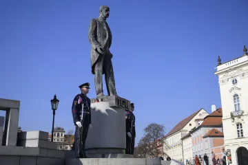 Sochy Masaryka zdobí desítky měst, pojmenovány jsou po něm stovky ulic či náměstí