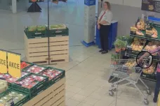 Zloděj na Brněnsku okrádal seniory v obchodech. K identifikaci pomohly zveřejněné fotografie