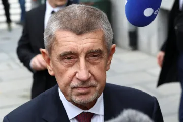Ukrajinu je třeba podporovat, EU by ji ale měla financovat jako dosud, řekl Babiš