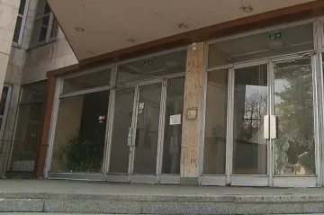 Praha vyzve vládu k omezení vlastnického práva Ruska na školu v Bubenči