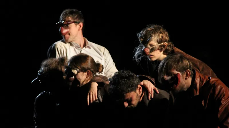 Divadlo Continuo / Zapomenuto v polích