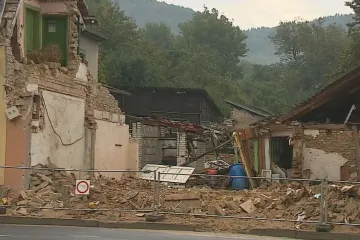 Jeden z domů v blízkosti místa výbuchu v Koryčanech začal praskat. Podle statika je neobyvatelný