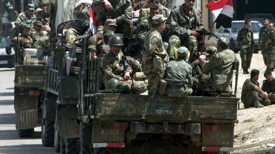 Syrští vojáci působili v Libanonu celé dekády (snímek z roku 2001)