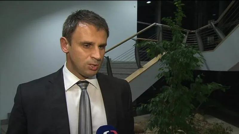 Zimola skončil ve stranických funkcích