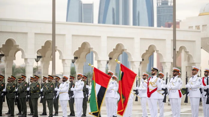 Emiráty v březnu přivítaly Asada ve slavnostním stylu