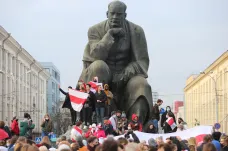 Běloruskem otřásají protesty již třetím měsícem. Lukašenko hovoří o radikalizaci a terorismu