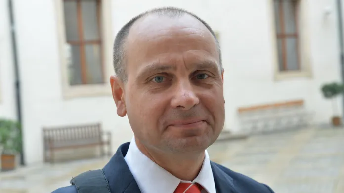 „Soudce není úředník, aby vyplňoval tabulky,“ říká soudce zpravodaj Jaromír Jirsa