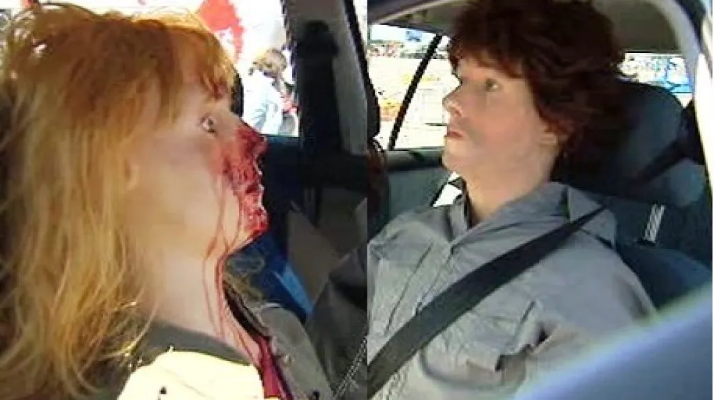 Porovnání nehody bez bezpečnostních pásů a s nimi