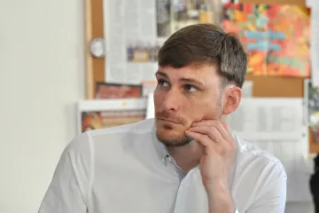 Policie odložila případ potyčky bývalého náměstka Koláříka s asistentkou, píší Seznam Zprávy
