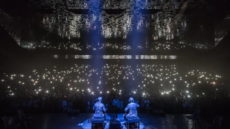 Koncert 2CELLOS v Barceloně