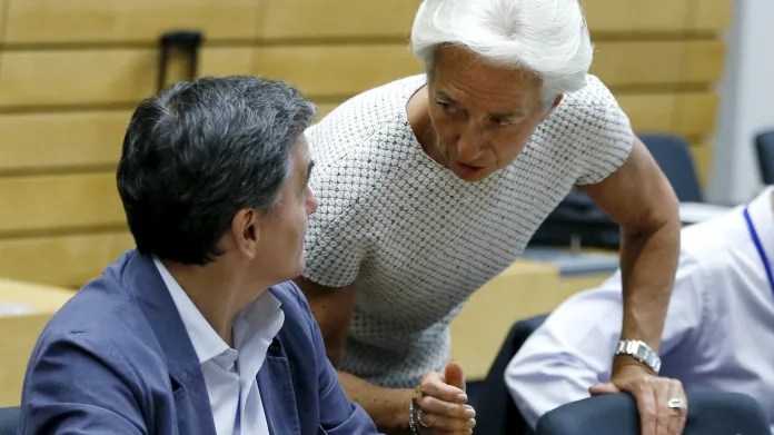 Šéfka IMF Lagardeová s řeckým ministrem financí Tsakalotosem