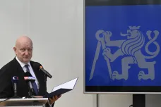 Akademický senát navrhl odvolat rektora ČVUT Petráčka