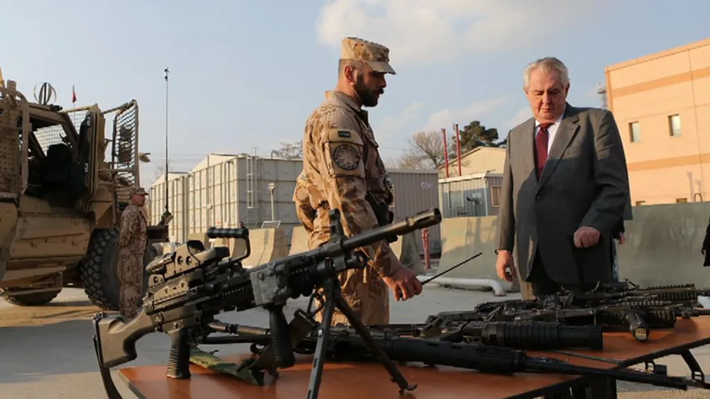 Zeman přijel za vojáky do Afghánistánu
