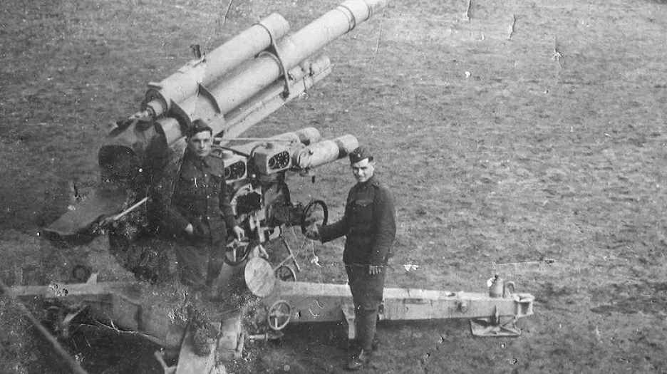 Kanón, kteří používali vojáci Slovenského národního povstání