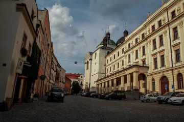 Daňový balíček bude nutit kraje ke škrtům. Hejtmani ale věří, že ještě domluví kompenzace