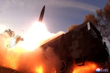 KLDR uskutečnila nebývalý raketový test. Za provokace musí zaplatit, zní ze Soulu