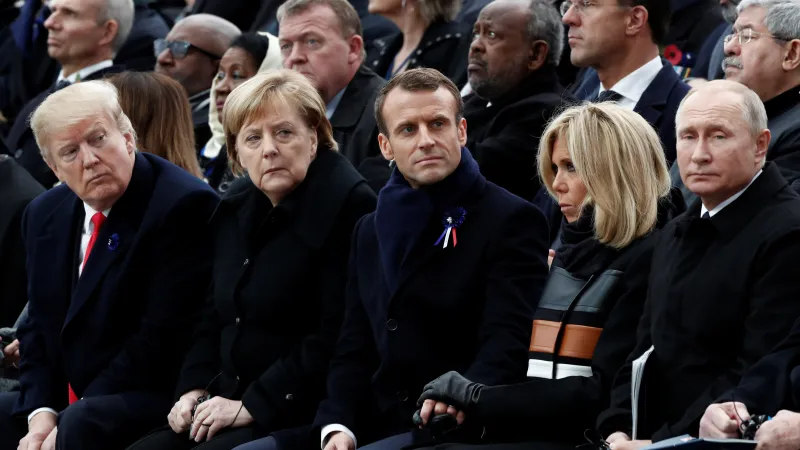 Donald Trump a Vladimir Putin v Paříži při příležitosti oslav sta let od konce první světové války 11. 11. 2018