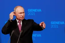 Putin odpovídal na otázky občanů, přišly mu jich statisíce
